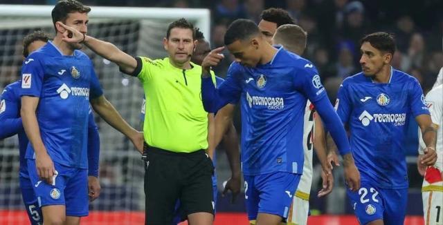 1704261332550000333.jpg 开云体育平台-【夜读】帽子戏法,内马尔要迎三娃