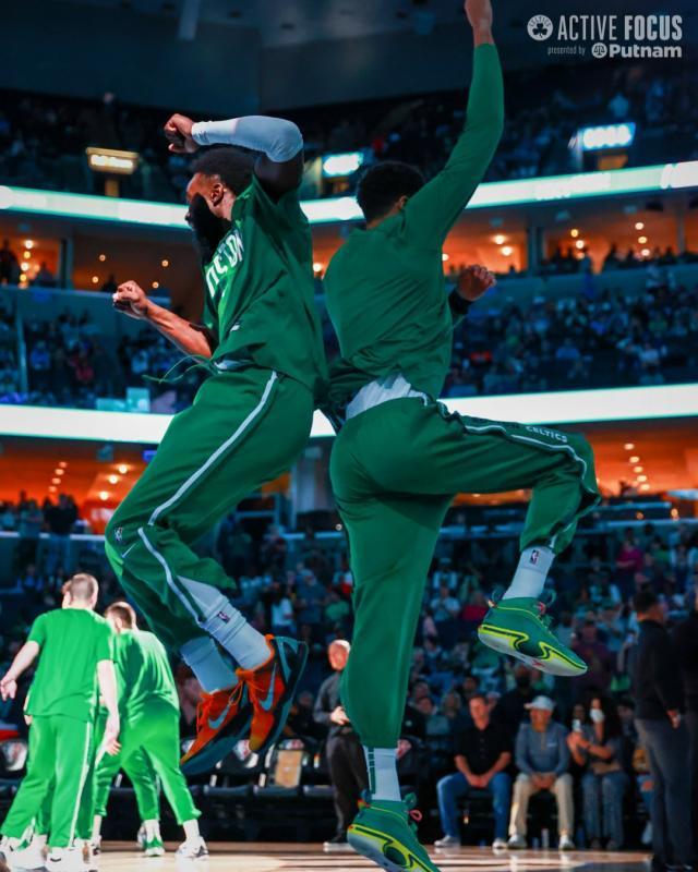 开云登录入口-雄鹿敲响如意算盘落到第三 绿军76人各有难题